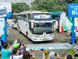 PT. PLN (Persero) Unit Induk Distribusi (UID) Jawa Timur melepas 1000 pemudik dari Surabaya menuju 33 kota/ kabupaten di wilayah Jawa Timur (Jatim) dan Jawa Tengah (Jateng) Selasa (18/4/2023).