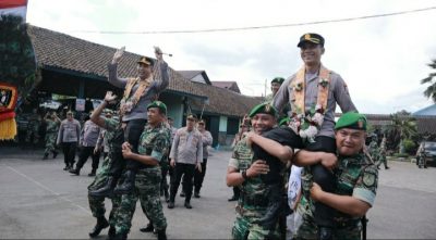 Sinergitas dan solidaritas TNI Polri Dandim 0824 Gelar Tradisi Sambut Lepas Kapolres Jember di Makodim