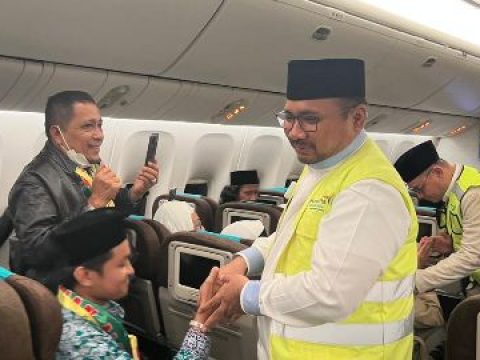 Menag Lepas Keberangkatan Jamaah Haji Kloter I Embarkasi Jakarta