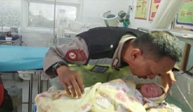 Langkah Cepat Polisi RW di Jember, Berhasil Selamatkan Bayi yang Ditemukan Warga