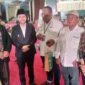 Emil Elistianto Dardak bersama ketua DPW SWI Jatim, saat pengukuhan pengurus MES Jawa Timur, Rabu (14/6)