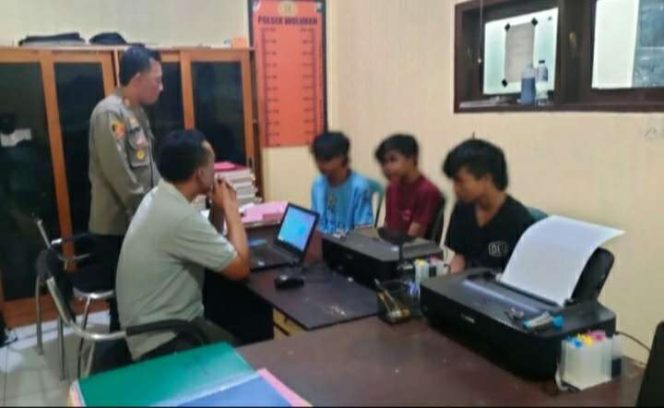 
					Kapolsek wuluhan bersama jajarnya berhasil menangkap tiga orang remaja diduga kuat pencury body set motor