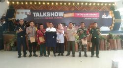 Foto bersama Muspika Kecamatan Balung, Drs. Edy B. Susilo, dan tim Bea cukai Kabupaten Jember.