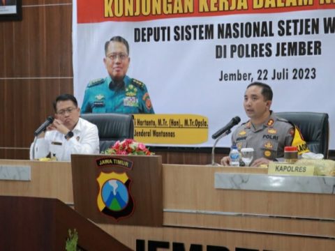 Sekjen Wantannas Leksda TNI Dadi Hartanto M.Tr Han,M., bersama Kapolres Jember AKBP. Moh. Nurhidayat SH. SIK.