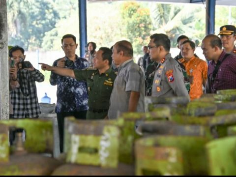 Polres  Lumajang bersama Forkopimda sidak SPBE tindaklanjuti keluhan warga terkait kelangkahan gas elpiji Melon