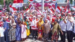Pemberian Sembako dan Souvenir kepada Perintis Kemerdekaan, Janda Perintis Kemerdekaan, dan Ahli Waris Keluarga Pahlawan Nasional, di Kantor Gubernur Jawa Timur, Minggu (13/8/2023).