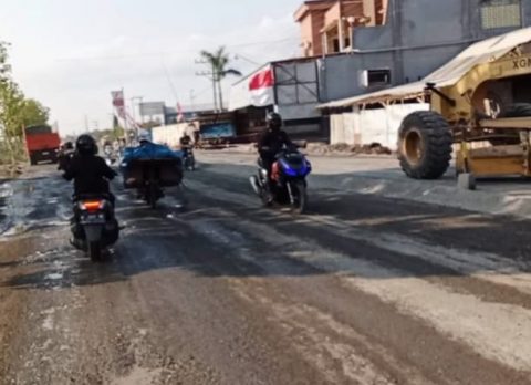 Rehabilitasi jalan Nasional BTS. Kota Probolinggo - Lumajang, Selasa (22/8/2023)