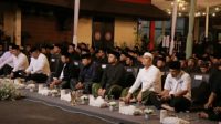 Kapolda Jatim Irjen Pol Toni Harmanto,beserta Kapolres Jember.AKBP Moh Nurhidayat saat Bersholawat