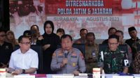 Kapolda Jawa Timur Irjen Pol Toni Hermanto bersama stakehoder dan toko agama secara lansung menyasikan dan memusnakan barang bukti Narkoba