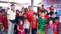 Anak-anak warga RT 01 RW 001 Kelurahan Belitung Utara, Kecamatan Banjarmasin Barat, usai menerima hadiah lomba pada peringatan HUT ke-78 Kemerdekaan RI yang digelar pada hari Minggu (20/08/2023). Foto: Dok SWI Kalsel.