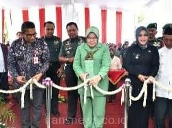 Pangdam V/Brawijaya Didampingi Bupati Ikfina Rahmawati meresmikan Rutilahu di Pacet, Mojokerto, (7/9/2023).