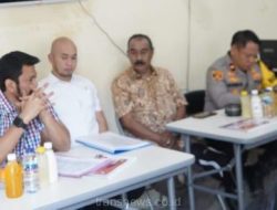 Kasubdit II Dit Narkoba Polda Jatim AKBP Indra Ranudikarta didampingi Wakapolres Tanjung Perak Kompol Wahyu Nurman, saat melaksanakan Asistensi di Kecamatan Semampir, Surabaya.