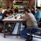 Caleg DPR RI Dapil Jatim I Dr.Ir. H. Sumarzen Marzuki, MM saat hadir pada rapat DPD SWI Sidoarjo, Minggu (10/9).