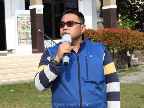 Pelajar Mampang Dapat Fasilitas Kuliah Gratis dari Iwan Adriansyah
