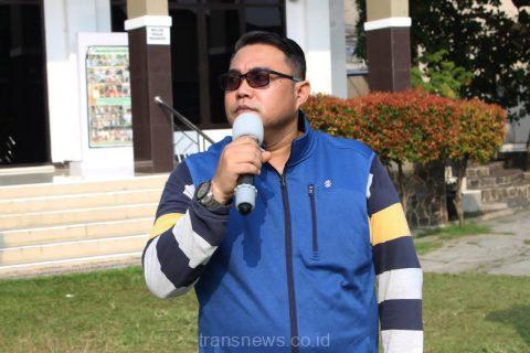 Pelajar Mampang Dapat Fasilitas Kuliah Gratis dari Iwan Adriansyah