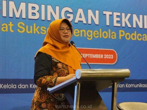 Kadis Kominfo Provinsi Jawa timur Sherlita Ratna Dewi Agustin, saat memberikan sambutan pada Bimtek Mengelola Podcast di Surabaya, Rabu (20/9/2023)
