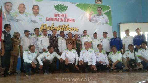 Muspika Kecamatan Puger foto bersama pengurus dan anggota DPC dan PAC HKTI