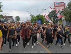 Bupati Jember H Hendy Siswanto Bersama Istrinya Ketua TP PKK  Kabupaten Jember Ibu Kasi Fajarini sa at Tajemtra