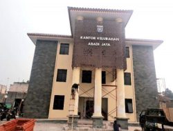 Gedung pada kantor kelurahan abadi jaya