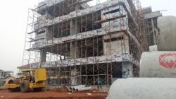 Pembangunan pada gedung manajemen RSUD KiSA