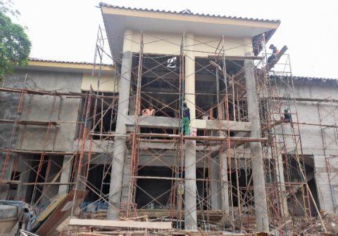 Pembangunan Kantor Kelurahan Cisalak Pasar Mencapai 80 Persen