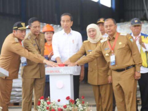 Presiden RI Jokowi saat meresmikan TPA Supit Urang Malang, TPA Banjardowo Jombang dan TPA Jabon Sidoarjo di Malang, Kamis (14/12/2023)