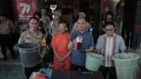 Tersangka bersama Barang Bukti yang berhasil di amankan.
