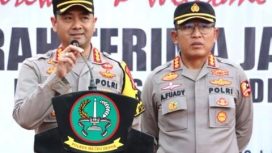 Serah terima jabatan (Sertijab) Kombes Arya Perdana menggantikan posisi Kombes Ahmad Fuady sebagai Kapolres Metro Depok. Jumat (26/1/2024). foto:dok.polda metro jaya