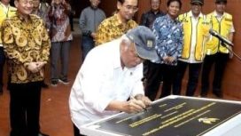 Menteri Pekerjaan Umum dan Perumahan Rakyat (PUPR) Ir. H. Mochamad Basuki Hadimoeljono, M.Sc., Ph.D, saat meresmikan Gedung Auditorium dan Enterpreneurship terpadu Universitas Brawijaya (UB), Minggu (18/2/2024).