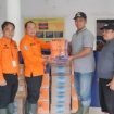 Kalaksa BPBD Jatim, Gatot Soebroto dan didampingi Kabid Kedaruratan dan Logistik Satriyo Nurseno meninjau lokasi dan memberikan bantuan ke korban Banjir Trosobo Sidoarjo. Senin (19/2/2024)