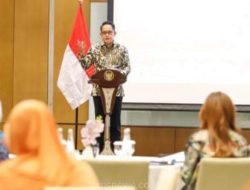 Penjabat (Pj) Gubernur Jawa Timur Adhy Karyono, saat membuka Lokakarya Perlingkupan Awal Green Cities And Infrastructure Program di Four Points by Sheraton Surabaya, Jumat (15/3/2024).