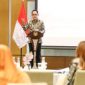 Penjabat (Pj) Gubernur Jawa Timur Adhy Karyono, saat membuka Lokakarya Perlingkupan Awal Green Cities And Infrastructure Program di Four Points by Sheraton Surabaya, Jumat (15/3/2024).