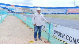 Wartawan Transnews.co.id saat memantau proses renovasi Stadion Kanjuruhan kabupaten Malang, Jawa timur. Rabu (27/3/2024)