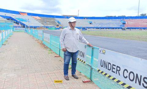 Wartawan Transnews.co.id saat memantau proses renovasi Stadion Kanjuruhan kabupaten Malang, Jawa timur. Rabu (27/3/2024)