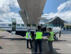 crew pesawat bandara Notohadinegoro jember