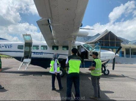 Pesawat Perintis Susi Air Landing di Bandara Notohadinegoro jember 