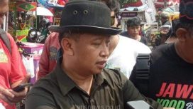 Sekda Kota Depok Supian Suri (SS) menghadiri Ngubek Empang, di wilayah Kalibaru, Cilodong, Koylta Depok, Kamis (16/5/2024). foto: RIKI