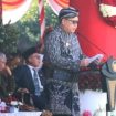 Pj. Gubernur Jawa timur Adhy Karyono, saat memimpin Upacara Hari Lahir Pancasila 2024 di Gedung Negara Grahadi Surabaya, Sabtu (1/6/2024). 