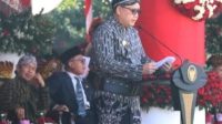 Pj. Gubernur Jawa timur Adhy Karyono, saat memimpin Upacara Hari Lahir Pancasila 2024 di Gedung Negara Grahadi Surabaya, Sabtu (1/6/2024).