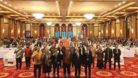 Foto bersama peserta seminar nasional pascasarjana magister kenotariatan universitas jayabaya jakarta