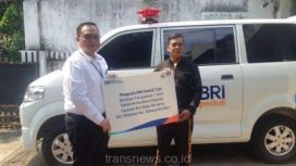 BRI Berikan Ambulans Kepada Yayasan Ikra Maju Bersama