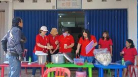 Gereja Bethel Taman Pondok Jati Sediakan Makan Siang Gratis 