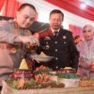 Kapolrestabes Surabaya Persembahkan Nasi Tumpeng di Hari Bhakti Adhyaksa