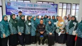 Tingkatkan Pengetahuan, TP PKK Ratu Jaya Gelar Lomba|| Foto bersama Lurah Ratu Jaya Kota Depok,