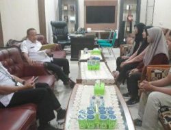 Putra daerah kabupaten jember saat berada di kantor BKPSDM jember