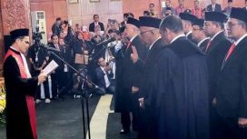 Prosesi pengucapan sumpah/janji dipimpin Ketua PN Depok