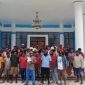 Aksi di Depan Kantor Bupati Kabupaten Mamberamo Tengah