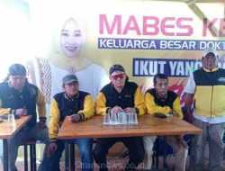 Ketua Umum KBDR, Anton Sujarwo, melaksanakan Konferensi Pers