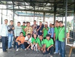Pengurus dan Anggota SWI Jember bersama Kepala OJK Jember dan jajarannya. foto: Dok. SWI Jember