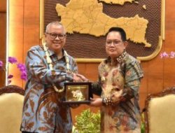 Pj. Gubernur Adhy Promosikan Komoditas Unggulan dan Pariwisata Jatim Ke Delegasi Fam Trip Kemenlu RI
